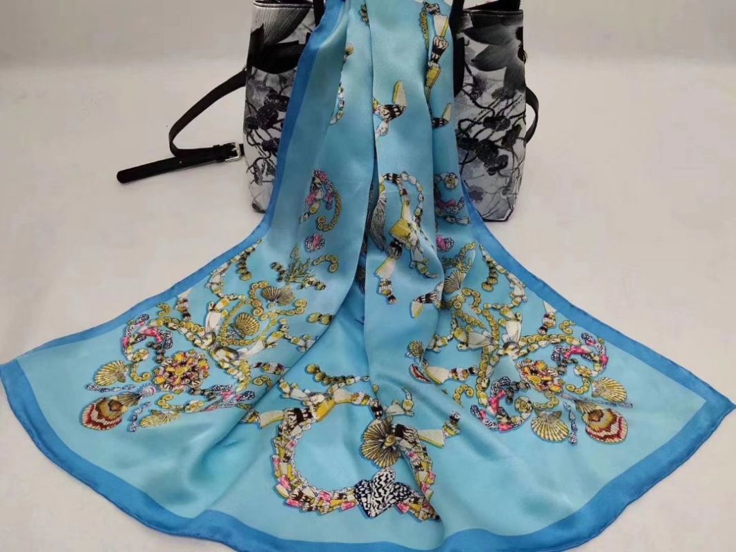 Runmei studio hedvábný šátek mod. 068 vel. 90x90 cm